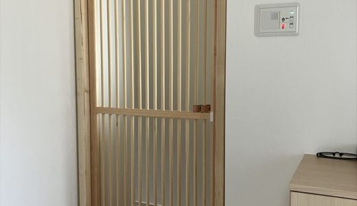 U様邸　ねこ脱走防止扉